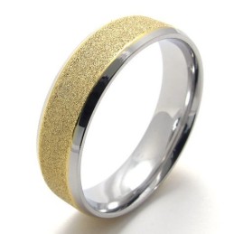 Elegant Form, Farveglans, Titanring I Overlegen Kvalitet
