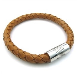 Behændigt Design I Delikate Farver I Fremragende Kvalitet Med Titaniumlæderarmbånd
