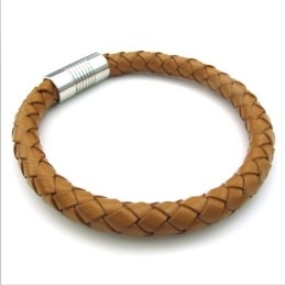 Behændigt Design I Delikate Farver I Fremragende Kvalitet Med Titaniumlæderarmbånd