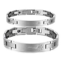 At Nyde Et Højt Omdømme I Ind- Og Udland Titanium Armbånd Til Elskere Med Diamanter