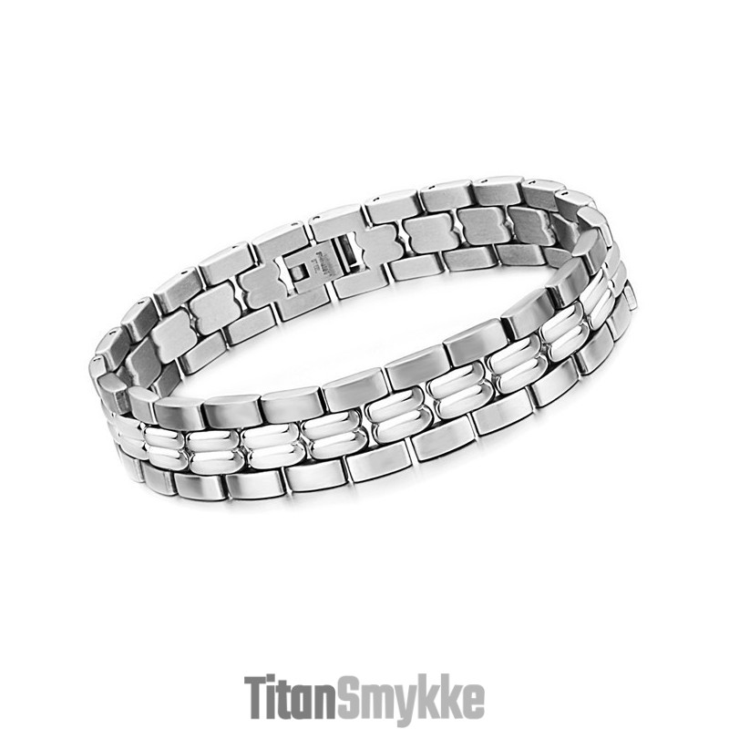Kvalitets- Og Kvantitetssikret Herrearmbånd Med Præcis Titanium