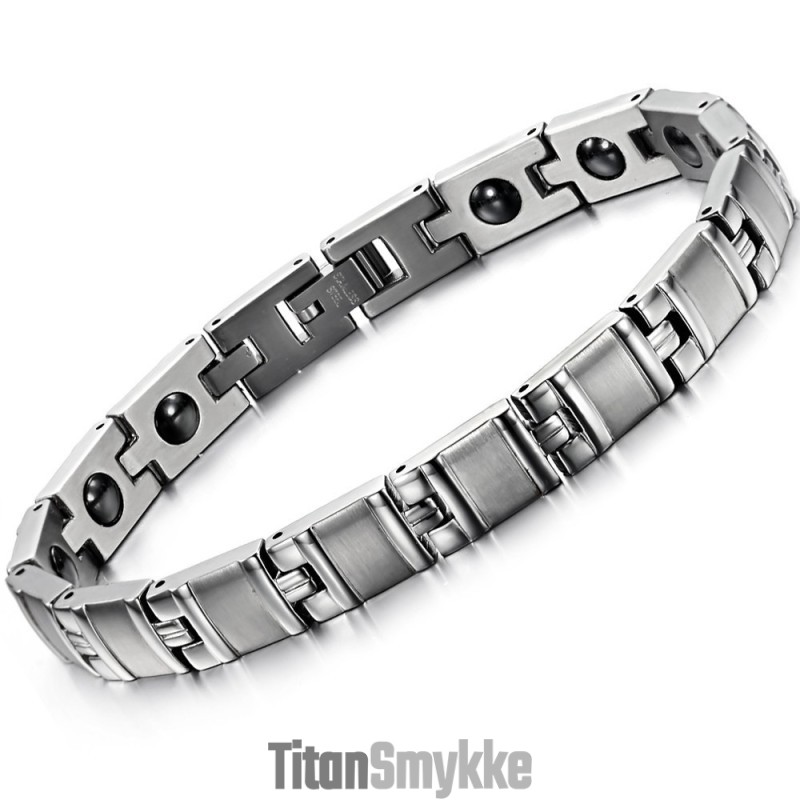 Komplet I Specifikationer Health Titanium Lodestone Armbånd