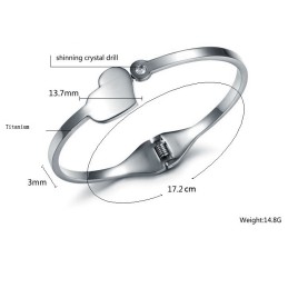 Kendt For Sin Fine Kvalitets Titanium Armbånd Til Kvinder Med Hjerteformet Læder