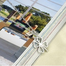 Nem At Bruge Kvindelig Kløverformet Titanhalskæde