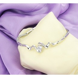 Bredt Udvalg Af Klassisk Platinbelagt Titanarmbånd Med Rhinsten Til Kvinder
