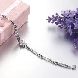 Dronningen Af Kvalitet, Kvindelig Blommeblomstformet Titaniumarmbånd Med Diamanter