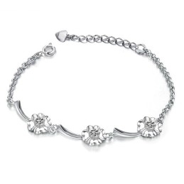 Pålidelig Og Præstationsdygtig Kvindelig Kløverformet Platinbelagt Titanarmbånd Med Diamanter