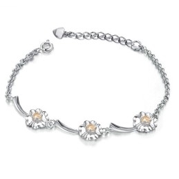 Pålidelig Og Præstationsdygtig Kvindelig Kløverformet Platinbelagt Titanarmbånd Med Diamanter
