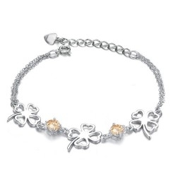 Fremragende Kvalitet Kvindelig Kløverformet Titaniumarmbånd