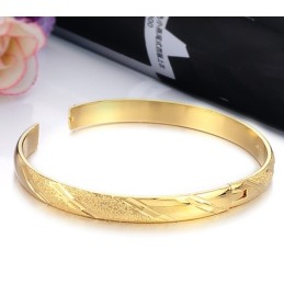Kvalitets- Og Kvantitetssikret Kvindelig Scrub-Armbånd I 18 Karat Forgyldt