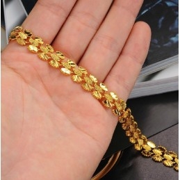 Nem At Bruge Kvindelig 18 Karat Forgyldt Armbånd