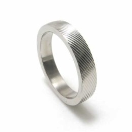 Krydsgrain 4 Mm Titaniumring