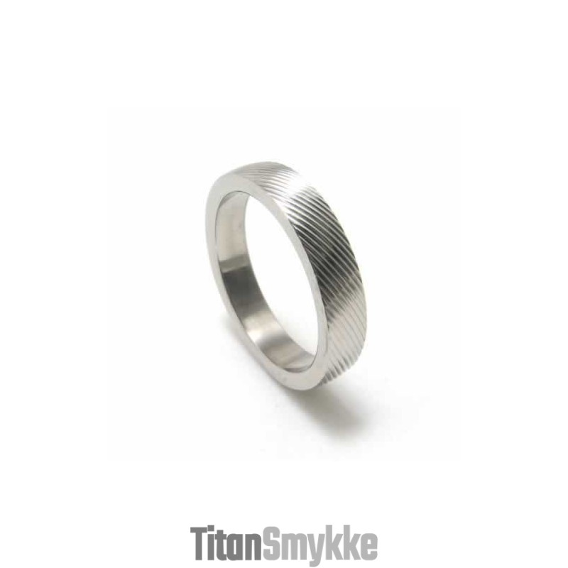 Krydsgrain 4 Mm Titaniumring