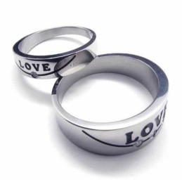 Kærlighedsring Med Diamantbesætning På 5 Mm I Titanium Med Indlagt Hoftebånd