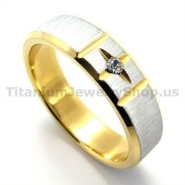 Gyldent Kors Titaniumring Med Diamant