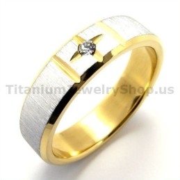 Gyldent Kors Titaniumring Med Diamant