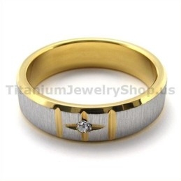 Gyldent Kors Titaniumring Med Diamant