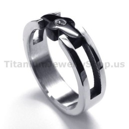 Krydsring I Titanium Med Diamant