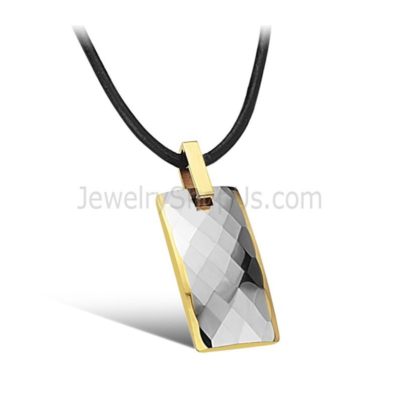 Wolfram Vedhæng Med Indviklet, Facetteret Design Og Belægning I 18 Karat Guld C632 Wolfram Vedhæng Med Indviklet, Facetteret Design Og Belægning I 18 Karat Guld C632