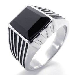 Ædelstensring I Titanium