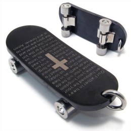 Herre Halskæde Med Skateboardvedhæng I Ren Titanium Og Kors